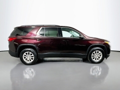 Used 2020  Chevrolet Traverse 4d SUV FWD LT Cloth w&sol;1LT at Graham Auto Mall near Mansfield&comma; OH