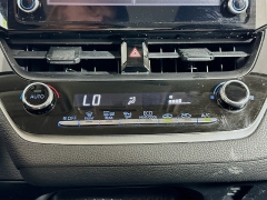 Used 2020  Toyota Corolla 4d Sedan LE at Dutro Auto near Zanesville&comma; OH