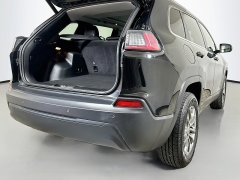 Used 2020  Jeep Cherokee 4d SUV 4WD Latitude Plus 2&period;4L at Dutro Auto near Zanesville&comma; OH
