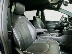 Used 2025  Chrysler Pacifica Limited FWD at Graham Auto Mall near Mansfield&comma; OH