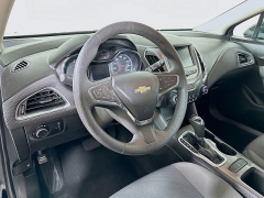 Used 2017  Chevrolet Cruze 4d Hatchback LT Auto at Dutro Auto near Zanesville&comma; OH