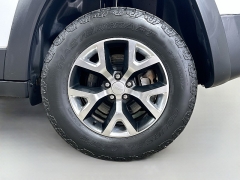 Used 2017  Jeep Cherokee 4d SUV 4WD Trailhawk I4 at Dutro Auto near Zanesville&comma; OH