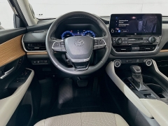 Used 2024  Toyota Grand Highlander Limited AWD at Dutro Auto near Zanesville&comma; OH