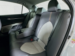 Used 2018  Toyota Camry Hybrid 4d Sedan SE at Dutro Auto near Zanesville&comma; OH