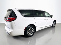 Used 2023  Chrysler Pacifica Hybrid Limited FWD at Dutro Auto near Zanesville&comma; OH