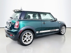 Used 2007  MINI Cooper Hardtop 2dr Cpe S at Dutro Auto near Zanesville&comma; OH
