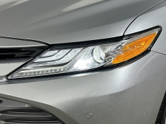 Used 2018  Toyota Camry Hybrid 4d Sedan SE at Dutro Auto near Zanesville&comma; OH