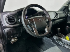 Used 2021  Toyota Tacoma 4WD TRD Off Road Double Cab 6ft Bed V6 AT at Graham Auto Mall near Mansfield&comma; OH