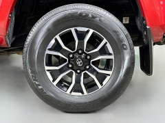 Used 2020  Toyota Tacoma 4WD Double Cab TRD Sport Auto at Dutro Auto near Zanesville&comma; OH
