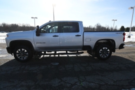 Used 2022  Chevrolet Silverado 2500HD 4WD Crew Cab 159" Custom at Dutro Auto near Zanesville&comma; OH