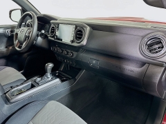 Used 2020  Toyota Tacoma 4WD Double Cab TRD Sport Auto at Dutro Auto near Zanesville&comma; OH
