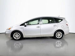 Used 2012  Toyota Prius v 5d Wagon Three at Dutro Auto near Zanesville&comma; OH