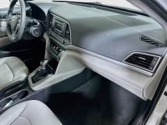 Used 2017  Hyundai Elantra 4d Sedan SE Auto at Graham Auto Mall near Mansfield&comma; OH