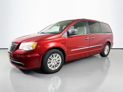 Used 2013  Chrysler Town & Country 4d Wagon Limited at Graham Auto Mall near Mansfield&comma; OH