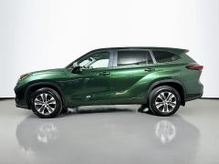 Used 2024  Toyota Highlander XLE AWD at Dutro Auto near Zanesville&comma; OH