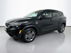 Used 2021  Kia Seltos 4d SUV AWD LX at Graham Auto Mall near Mansfield&comma; OH