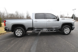 Used 2024  Chevrolet Silverado 2500HD 4WD Crew Cab 159" High Country Gas at Dutro Auto near Zanesville&comma; OH