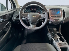 Used 2017  Chevrolet Cruze 4d Hatchback LT Auto at Dutro Auto near Zanesville&comma; OH