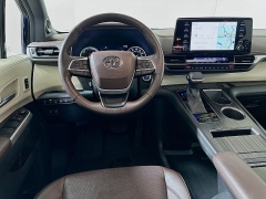 Used 2022  Toyota Sienna Platinum AWD 7-Passenger at Dutro Auto near Zanesville&comma; OH