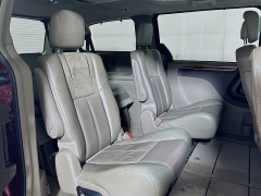 Used 2013  Chrysler Town & Country 4d Wagon Limited at Graham Auto Mall near Mansfield&comma; OH