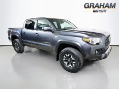 Used 2021  Toyota Tacoma 4WD TRD Off Road Double Cab 5ft Bed V6 AT at Dutro Auto near Zanesville&comma; OH