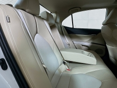 Used 2020  Toyota Camry Hybrid 4d Sedan XLE at Dutro Auto near Zanesville&comma; OH