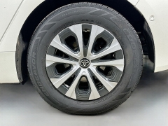 Used 2019  Toyota Prius XLE AWD at Dutro Auto near Zanesville&comma; OH