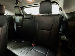 Used 2024  Toyota Highlander XLE AWD at Dutro Auto near Zanesville&comma; OH
