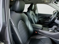 Used 2023  Toyota Highlander Hybrid XLE AWD at Dutro Auto near Zanesville&comma; OH
