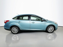 Used 2012  Ford Focus 4d Sedan SEL at Dutro Auto near Zanesville&comma; OH