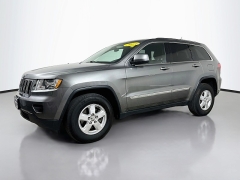 Used 2013  Jeep Grand Cherokee 4d SUV 4WD Laredo at Dutro Auto near Zanesville&comma; OH