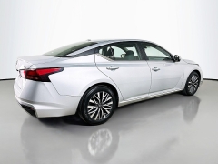 Used 2023  Nissan Altima 2.5 SV Sedan at Dutro Auto near Zanesville, OH