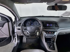 Used 2017  Hyundai Elantra 4d Sedan SE Auto at Graham Auto Mall near Mansfield&comma; OH