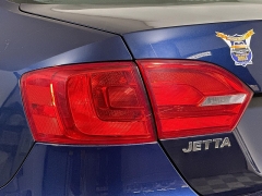 Used 2013  Volkswagen Jetta 4d Sedan SE Auto&sol;PZEV at Dutro Auto near Zanesville&comma; OH