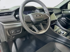 Used 2024  Jeep Grand Cherokee Altitude 4x4 at Graham Auto Mall near Mansfield&comma; OH