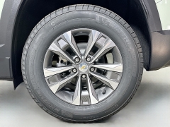 New 2026  Chevrolet Equinox AWD 4dr LT w&sol;2LT at Graham Auto Mall near Mansfield&comma; OH