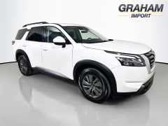  2025 Nissan Pathfinder SV 2WD at Dutro Auto near Zanesville&comma; OH