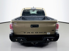 Used 2020  Toyota Tacoma 4WD Double Cab TRD Off-Road Auto at Dutro Auto near Zanesville&comma; OH