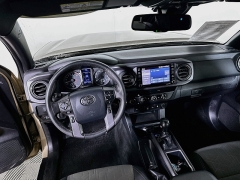 Used 2020  Toyota Tacoma 4WD Double Cab TRD Off-Road Auto at Dutro Auto near Zanesville&comma; OH