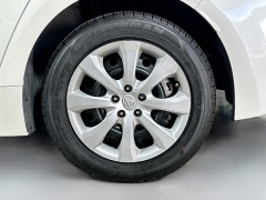 Used 2020  Toyota Corolla 4d Sedan LE at Dutro Auto near Zanesville&comma; OH
