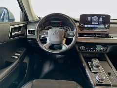 Used 2023  Mitsubishi Outlander SE FWD at Graham Auto Mall near Mansfield, OH