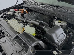 Used 2022  Ford F-150 4WD LARIAT SuperCrew 5&period;5' Box Hybrid at Dutro Auto near Zanesville&comma; OH