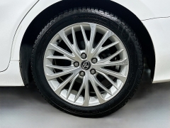 Used 2020  Toyota Camry Hybrid 4d Sedan XLE at Dutro Auto near Zanesville&comma; OH