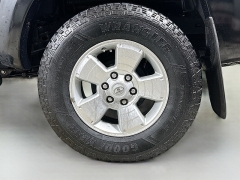 Used 2011  Toyota Tacoma 4WD Double Cab Short Bed Auto at Dutro Auto near Zanesville&comma; OH