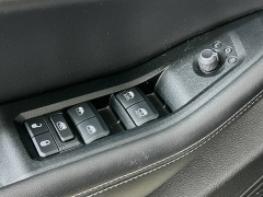 Used 2024  Jeep Grand Cherokee L Altitude X 4x4 at Graham Auto Mall near Mansfield, OH