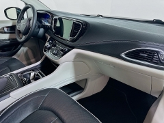 Used 2023  Chrysler Pacifica Hybrid Limited FWD at Dutro Auto near Zanesville&comma; OH