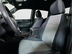 Used 2020  Toyota Tacoma 4WD Double Cab TRD Sport Auto at Dutro Auto near Zanesville&comma; OH