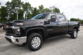 Used 2024  Chevrolet Silverado 2500HD 4WD Crew Cab 172" LT Gas at Graham Auto Mall near Mansfield&comma; OH