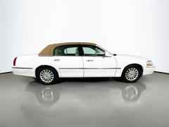 Used 2004  Lincoln Town Car 4d Sedan Signature at Graham Auto Mall near Mansfield&comma; OH