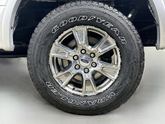 Used 2017  Ford F-150 4WD SuperCab Lariat at Dutro Auto near Zanesville&comma; OH